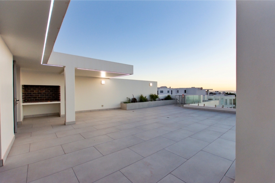 5 Bedroom Property for Sale in Paradise Beach Western Cape